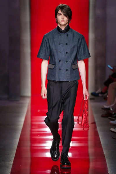 Look 26